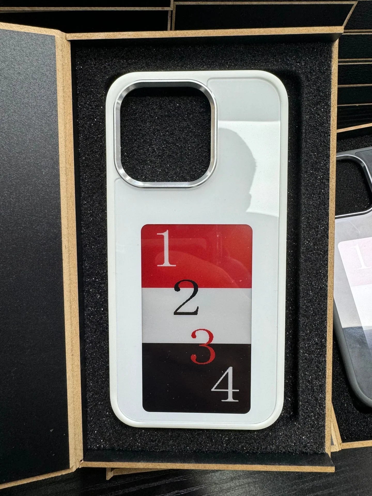E-ink Screen Phone Case Unlimited Screen Projection Personalized Phone Cover Battery Free New Designer Luxury Phone Case - Oceanfront Products